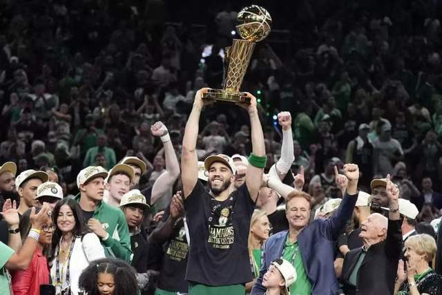 东欧合砍50分 独行侠大胜凯尔特人38分追至1-3